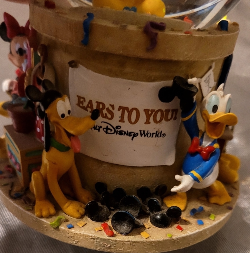 2002 Disney "Ears to You" musical snow globe featuring Mickey Mouse and friends. - Picture 9 of 12